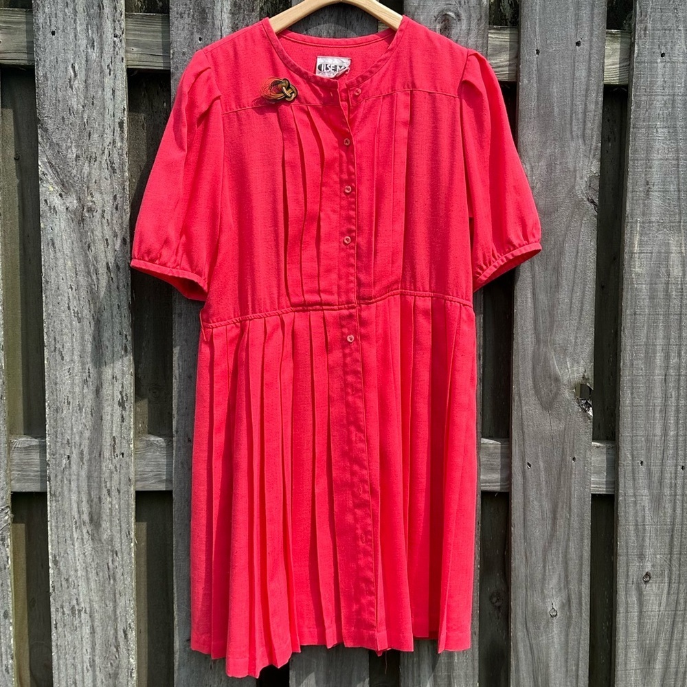 Vintage Coral Button-Up Dress with Pleated Skirt